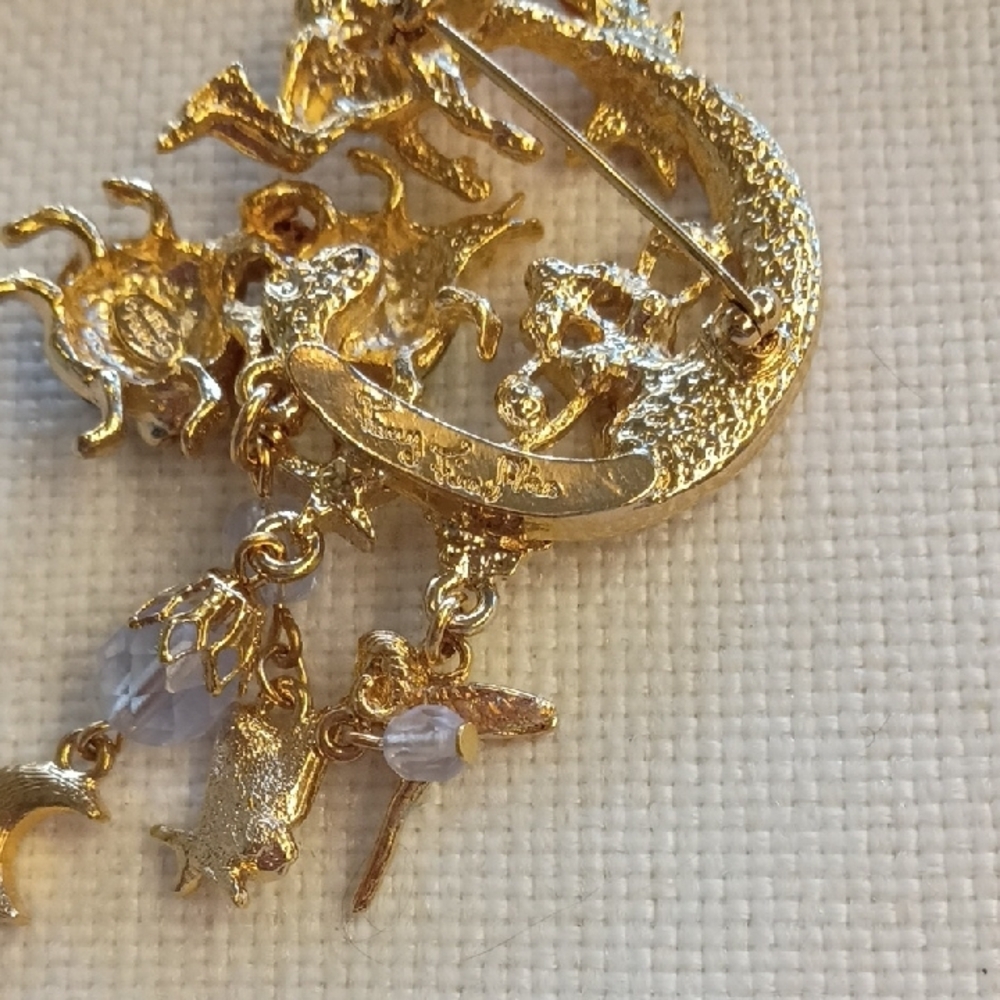 Fairy Moon Brooch From KIRK'S FOLLY Signed By Artist, Fairies & Crystals - Picture 3 of 5